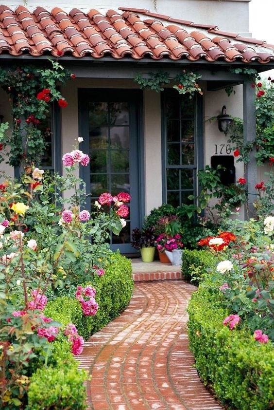 35 allées de jardin enchanteresses qui ouvrent la voie à la beauté extérieure - 227